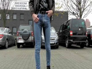 Mojando mis jeans en público