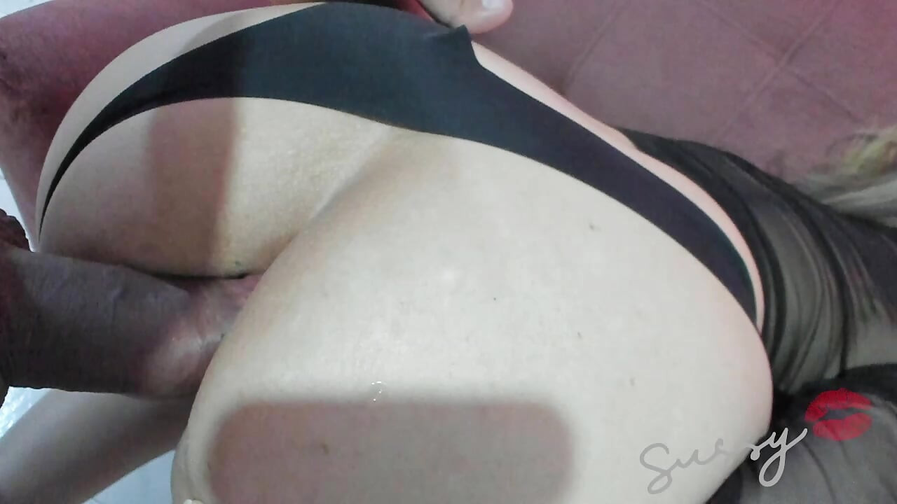 AMATÉRSKÝ ANÁLNÍ SEX MEZI SEXY TĚHOTNOU ŽENOU A JEJÍM NADRŽENÝM SOUSEDEM