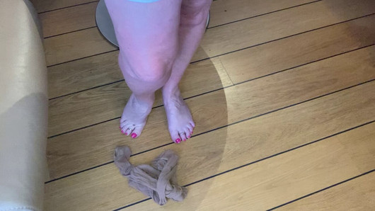 Mrs Mature Feet being a real tease