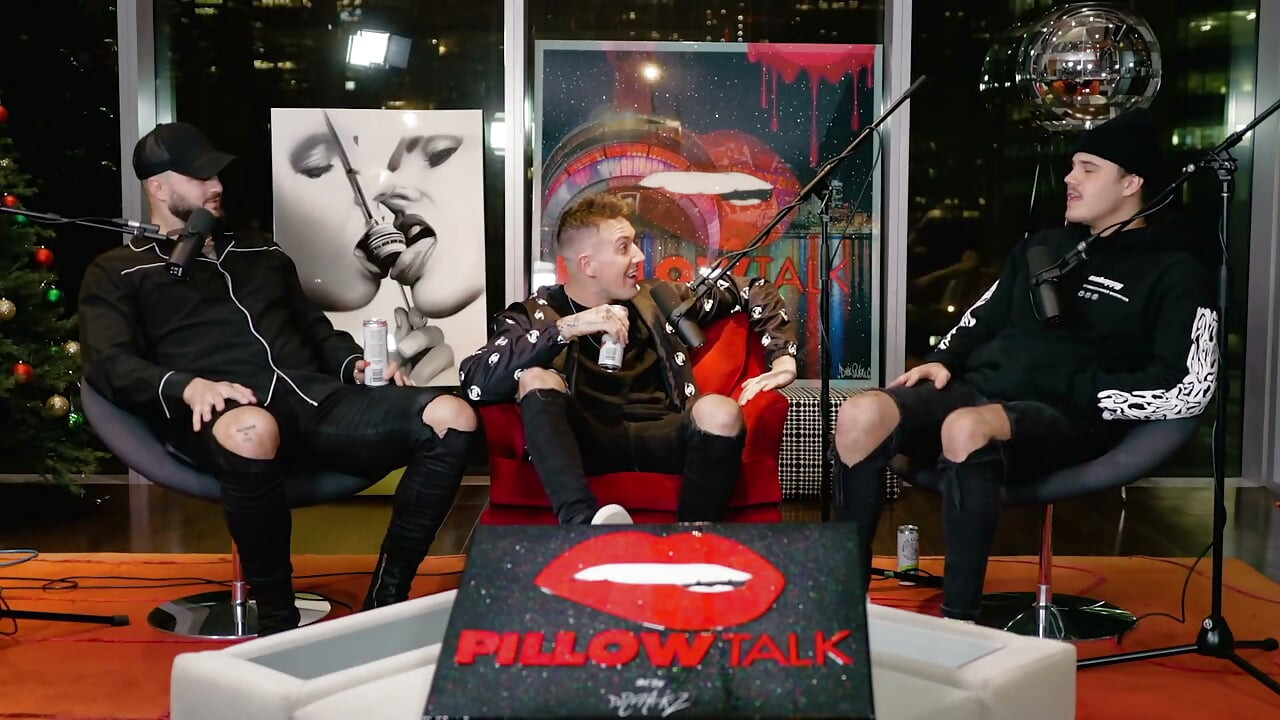 Brad Sousa se ptá Jakea Paula, jak jeho D * ck chutná !! (Drama Tana Mongeau)