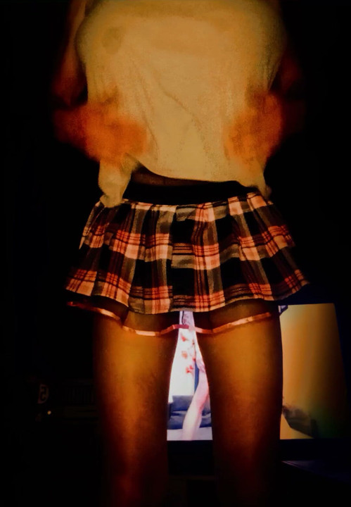 Me with my new sexy.. Short mini skirt