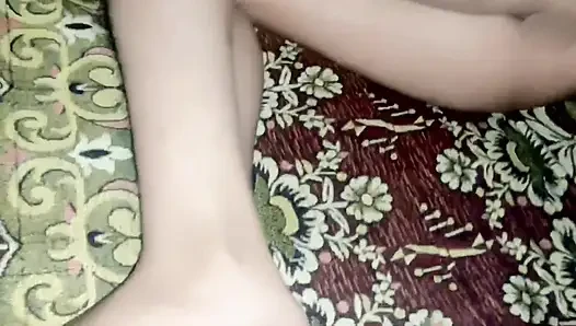 Hamare new padose aaye hain, unki Ladki ki Moti si Choot mein Main ne apna Lund daal diya