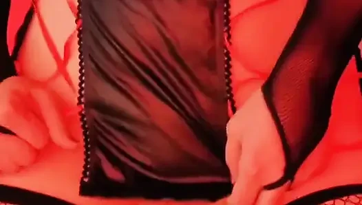 İblis sürtük büyük kötü ejderha yarağına biniyor