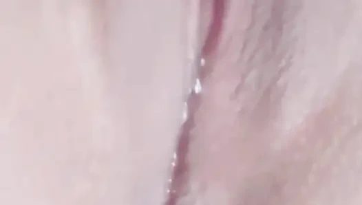 Memasukkannya sepenuhnya dan saya akhirnya menetes