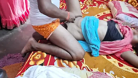 Hintli ateşli seksi desi kız sikiliyor