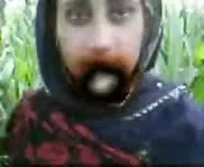 Meerut Village Bhabhi Outdoor Sex Scandal