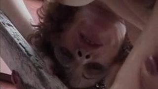 Милфа Ivany мастурбирует дилдо ее киску в любительском видео на любительском видео