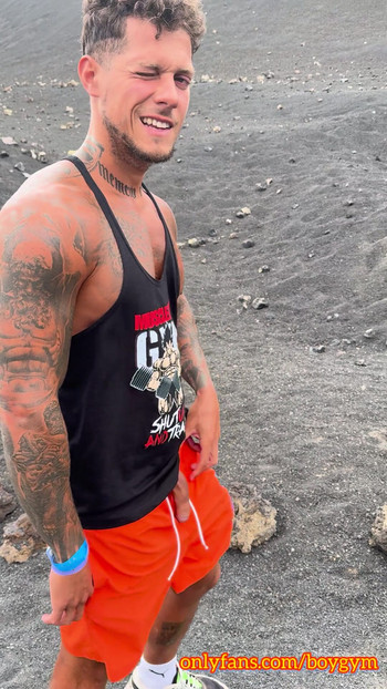 ПИСССС В общественном месте