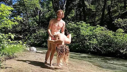 Kami kepergok ngentot di air terjun sampai dicrot di muka & cumwalk