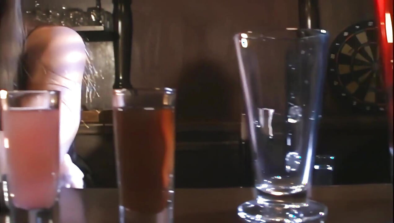 與黑髮女郎的頑皮三人行