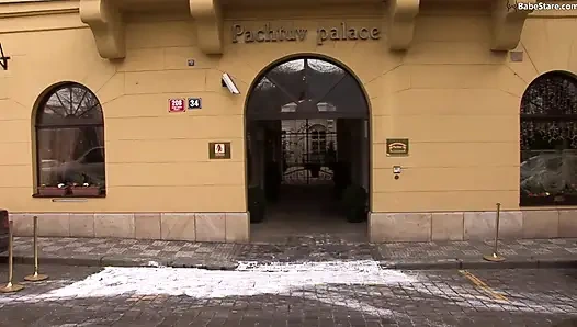 Zwei lesben sind unten auf einen guten schwanz!