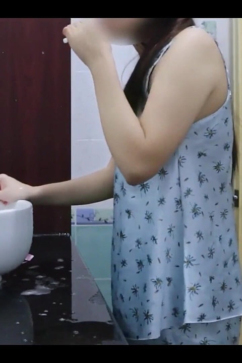 偷拍：农新脱衣服, 洗脸, 刷牙九一