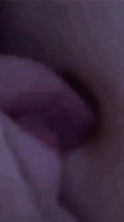 男の子が舐めるお腹ピアス パート1 |クリップ1