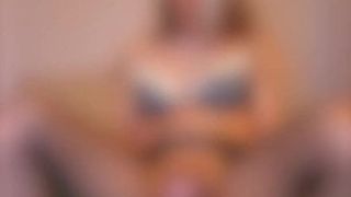 Asiático-americana mariquita cd en castidad solo burlas