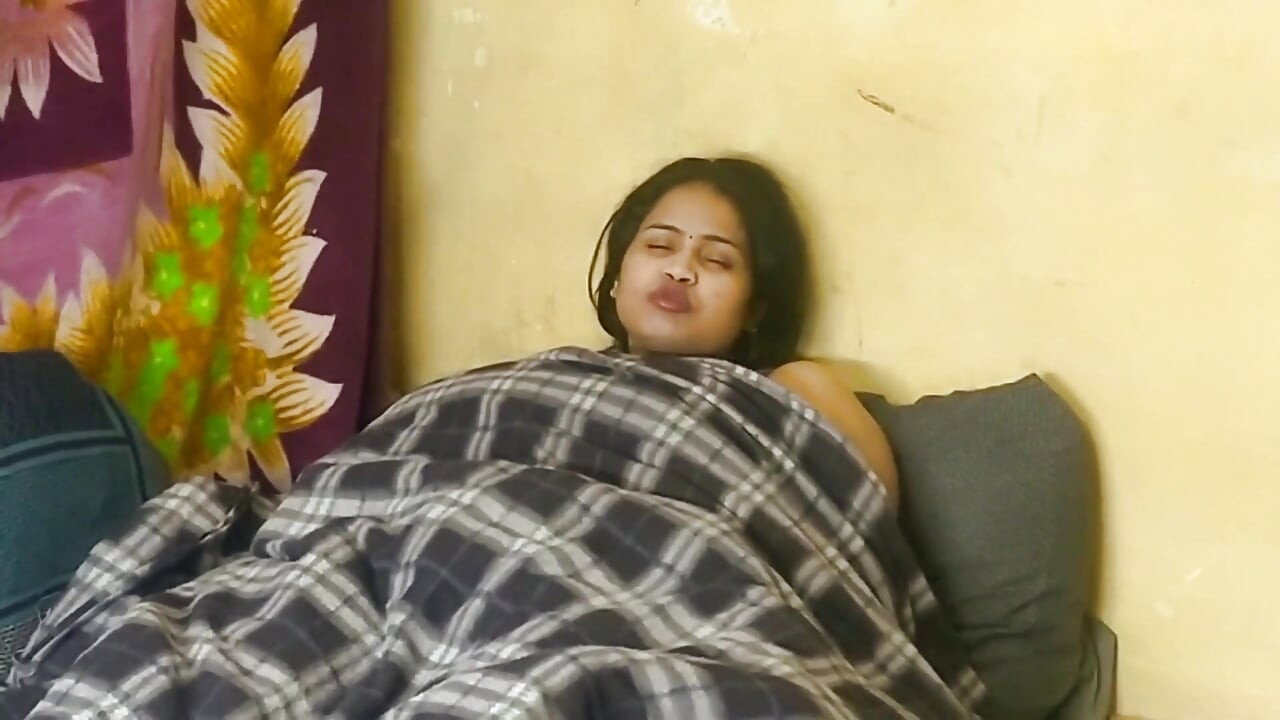 Horny Desi Stepmom Screaming in Pleasure While Stepson Fucks Her