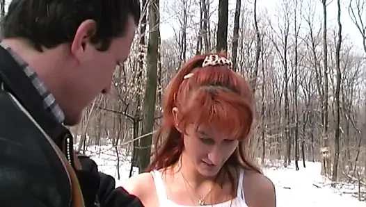 Клизма XXL - идеальную девушку трахнули два мужика и огромная клизма