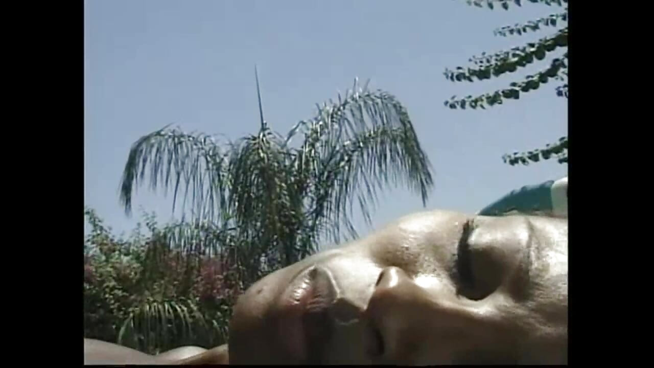 Seks pod niebieskim niebem