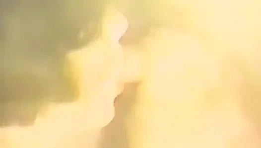 Azgın esmer gerçek acımasız yarak emiyor