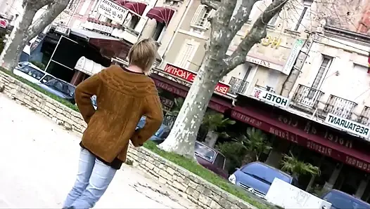 Шлюхе глубоко и грубо отдолбили ее очко