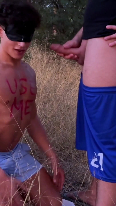 Eles o amarraram no ponto de cruzeiro, e ele se tornou o brinquedo público do dia! | Clipe 3