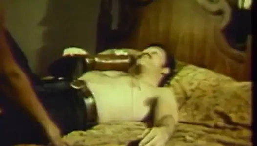 Memek hitam dan putih menjilati di kamar tidur