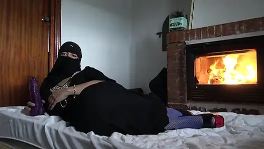 Türkische muslimische cuckold-ehefrau in deutschland bettelt um schwänze