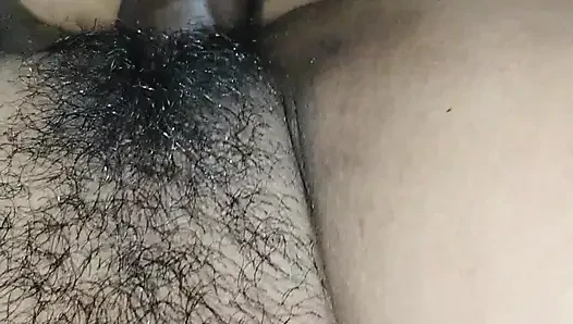 Die freundin des freundes Bs Sie war sehr schön, ich habe mich verliebt, sobald ich sie sah, sie fing auch an, mich ein bisschen zu lecken,