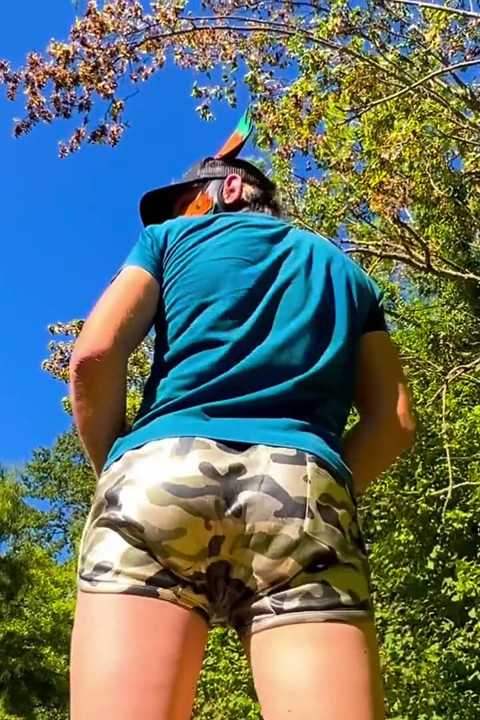 Puppy’s Loose Cunt Asshole Being Destroyed by Huge Buttplug While Jerking Outdoors