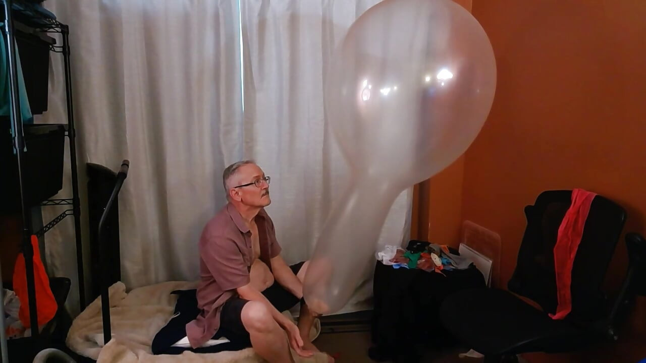 158) Daddy Pops 3 More Giant Balloons and Cums