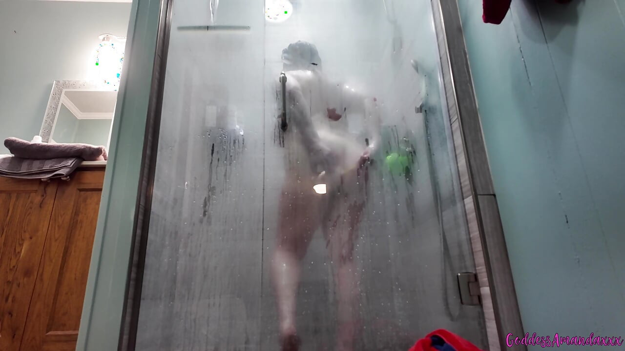 Seksi iri güzel kadın Amanda duşta azdırıyor