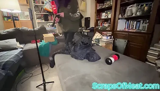 This Cumslut Tries Out a New Toy From the Bad Peach!
