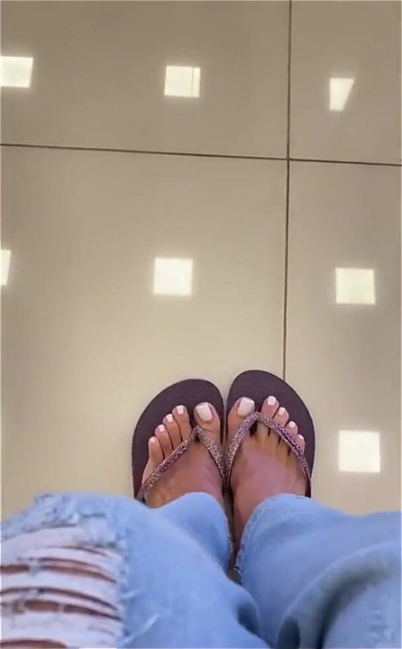 Kiffa Is in a Medical Waiting Room
