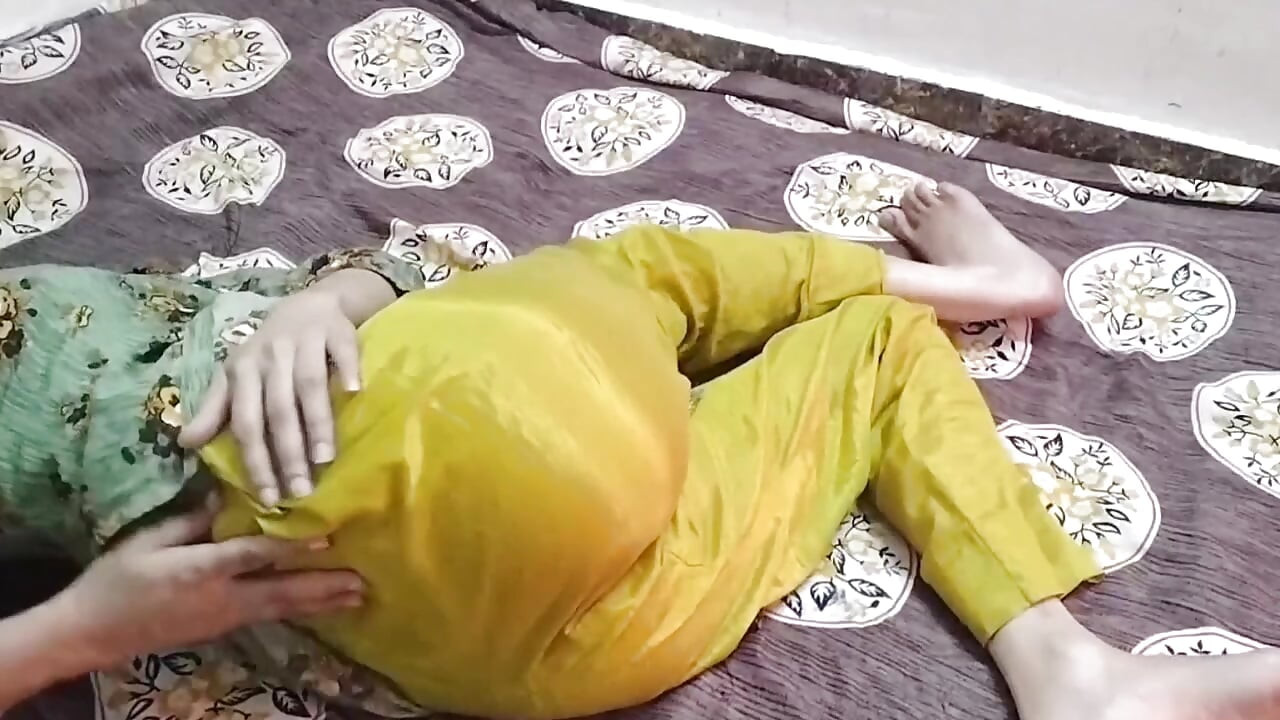Mother in law ko room me band kar ke jabar dasti pela