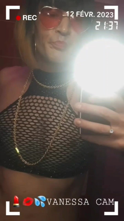 MavaDo🥂ChamPagne! VaneSsaBiTCHX PariSChienneTrvProd⁷⁵⁷⁷ AmPhiBiSauna