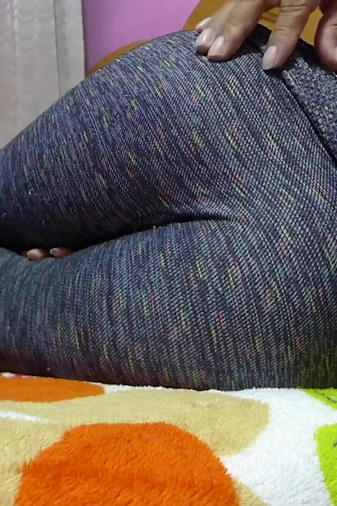 Pancutan mani pada pantat MILF miang - creampie panas