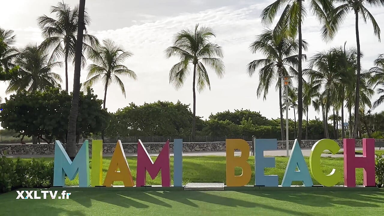 Tentație lesbiană în Miami