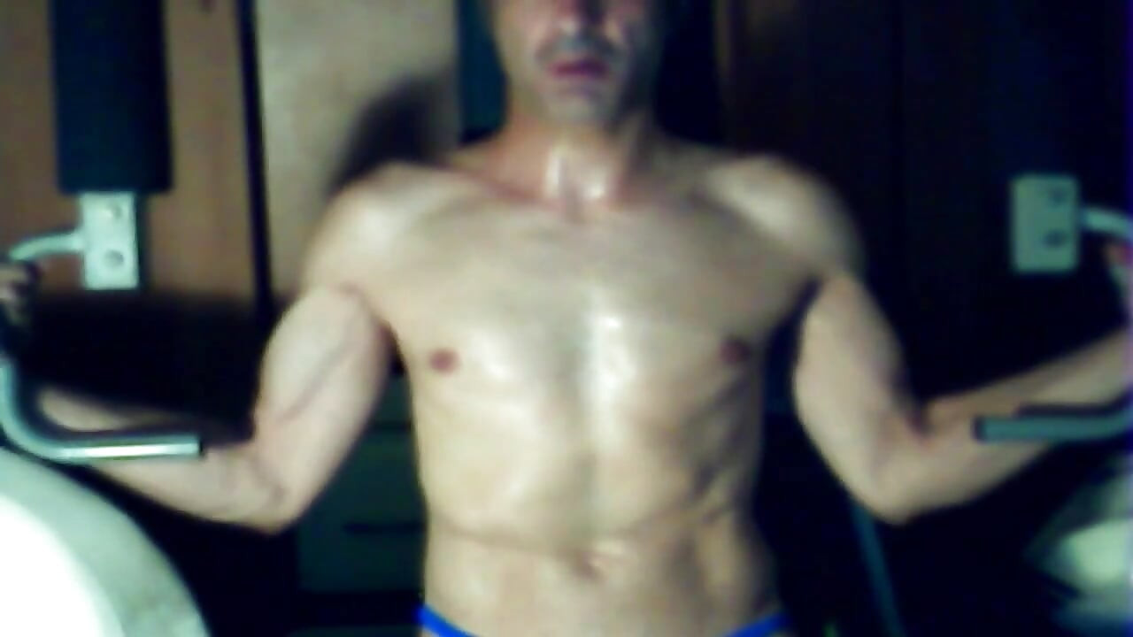 Ceien entspannen sie sich in der nacht mit dem körper, der trainiert