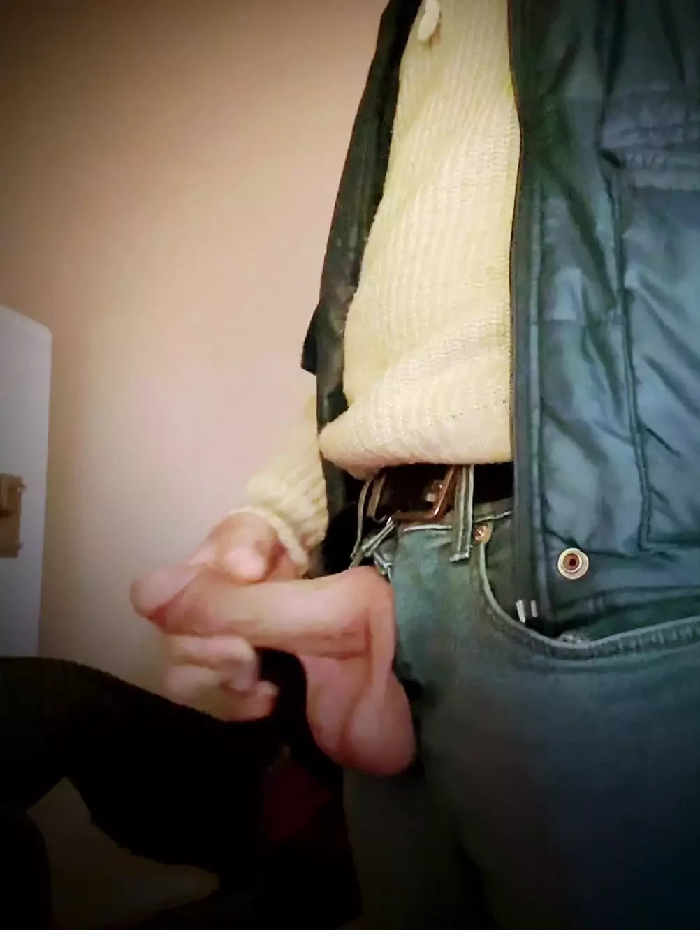 GAY COCK SHOWING