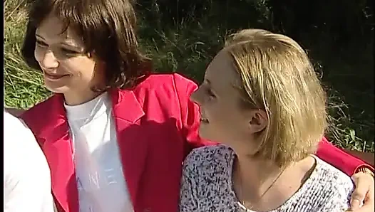 Ngentot sama pacar dan sahabatku di luar ruangan