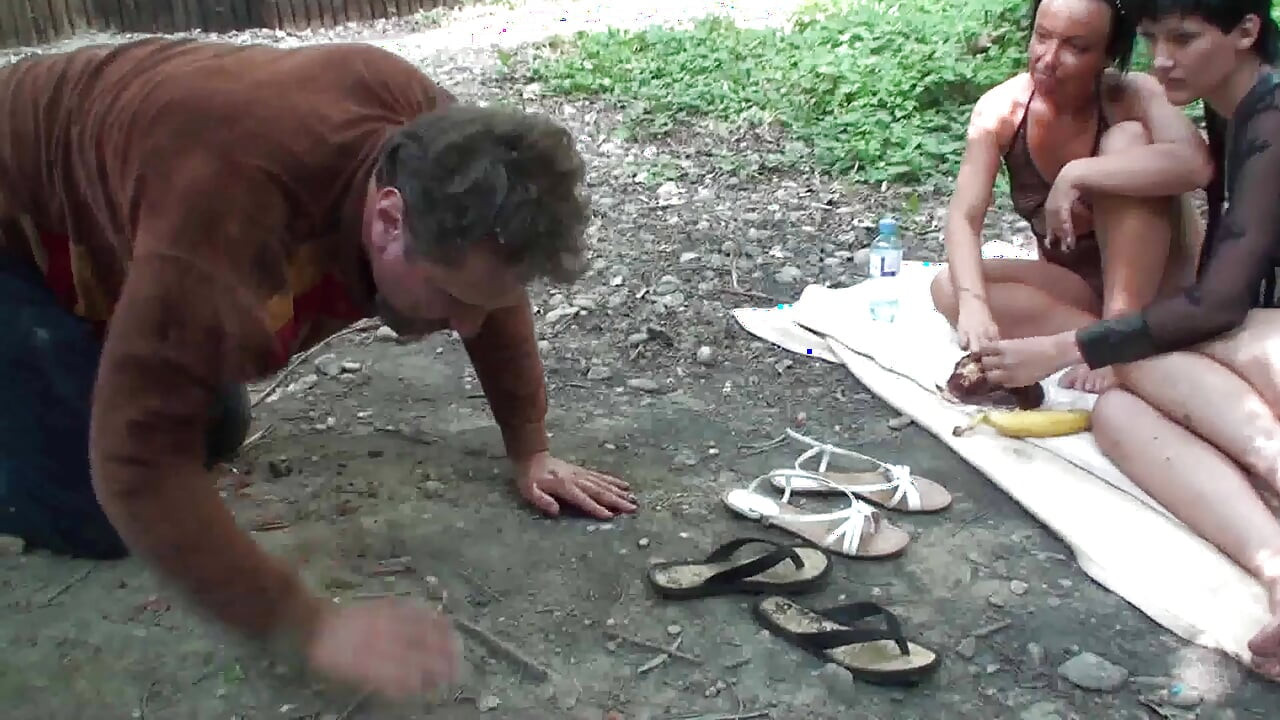 Outdoor punishment for slave
