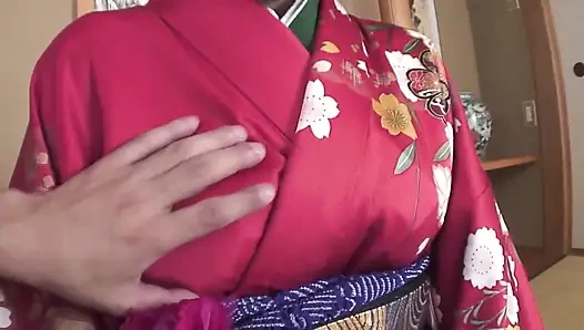 Japon enayi sahnesi- 1 güzel büyük memeli Japon kadın kyouko maki kıllı amına boşalmanın tadını çıkarıyor