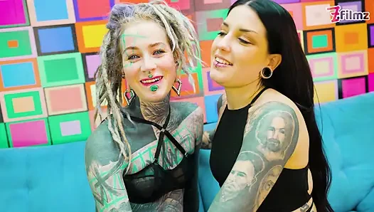 Goth und hippie-küken lieben es, anal gefickt und ins gesicht gespritzt zu werden