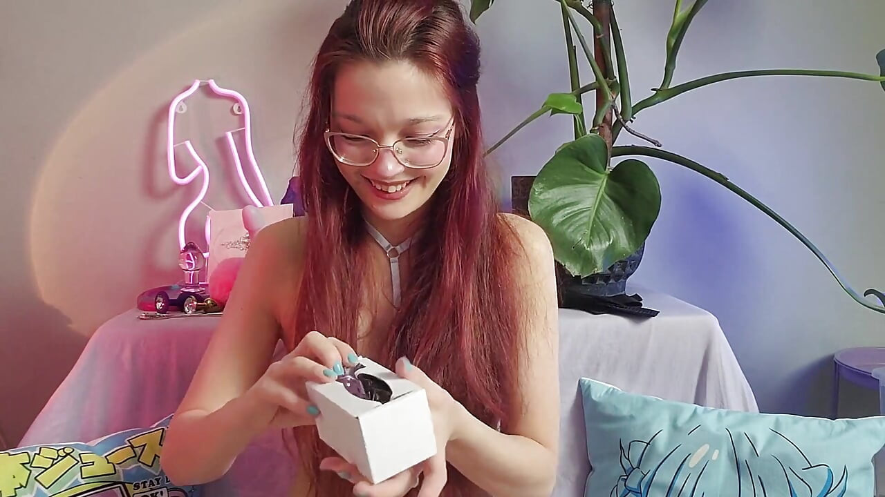 E-girl Sex Toy Haul! Slatka igračka se otpakuje
