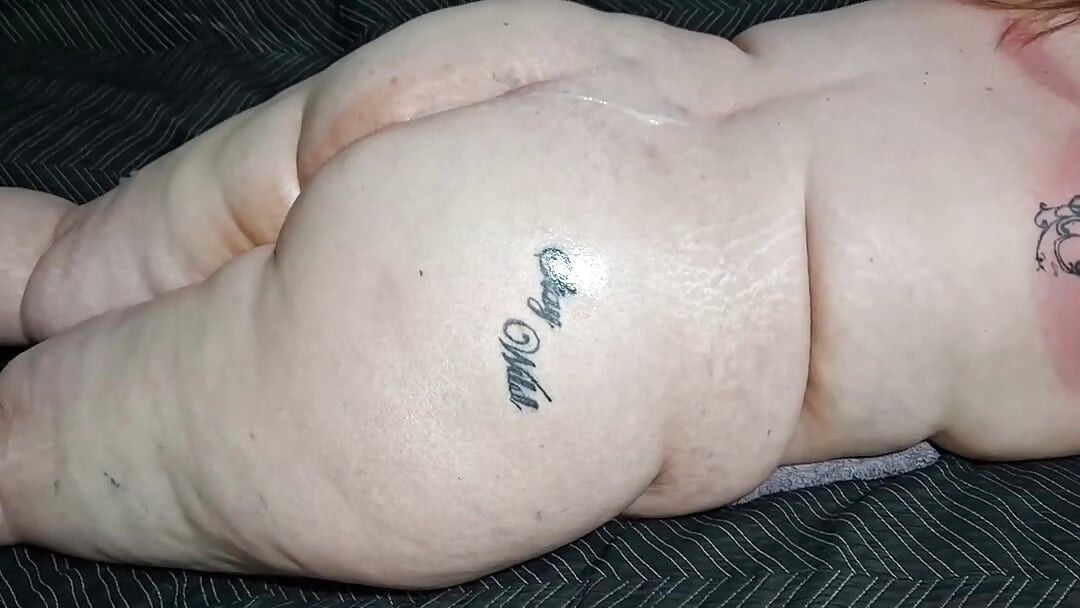 JOB CU FUNDUL DE BBW CARE SE TERMINĂ CU O SPERMĂ URIAȘĂ