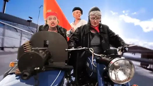 Nenek dalam basikal