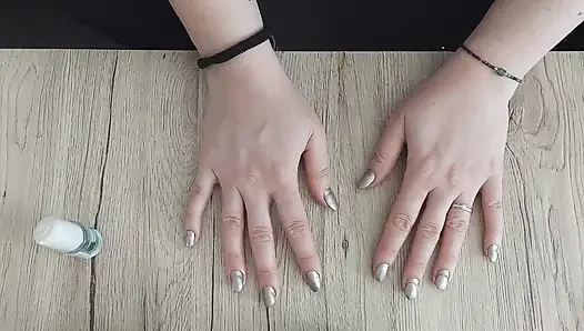 Nagelpflegezeit - Einfache Maniküre-routine