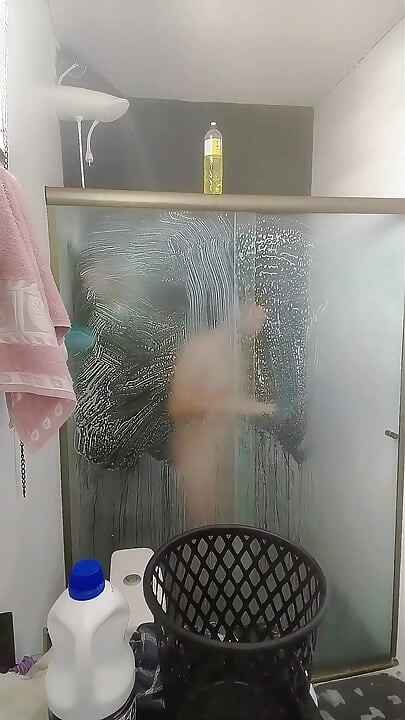 Ponizio me oženjeni muškarac da očistim kupaonicu u njegovoj kući prije nego što mu žena stigne.