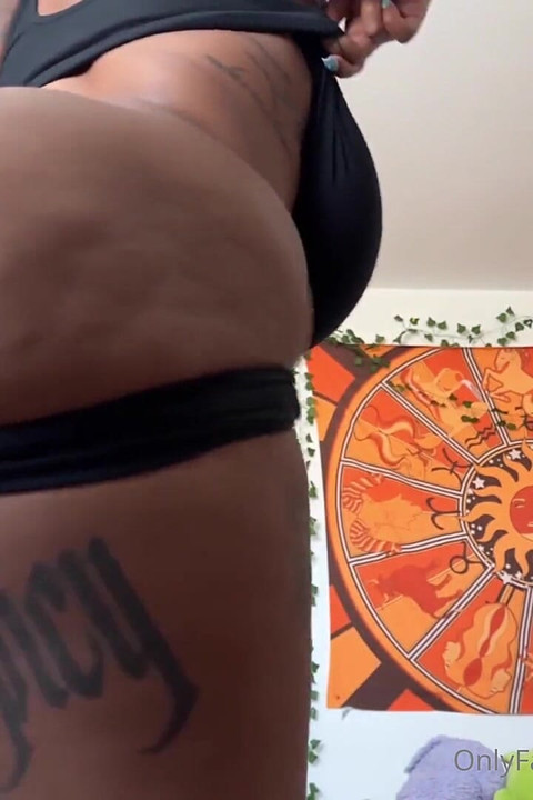 Big Booty Ebony Ass Spreading Showing Filthy Butthole