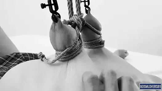 Gym is overschat: doorhangende tieten hachelijke bondage marteling - bdsmlovers91