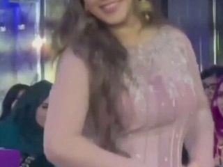 Sexy mariyah paki desi dansende borsten sari
